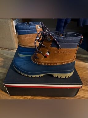 Tommy Hilfiger Navy and Brown Duck Boots